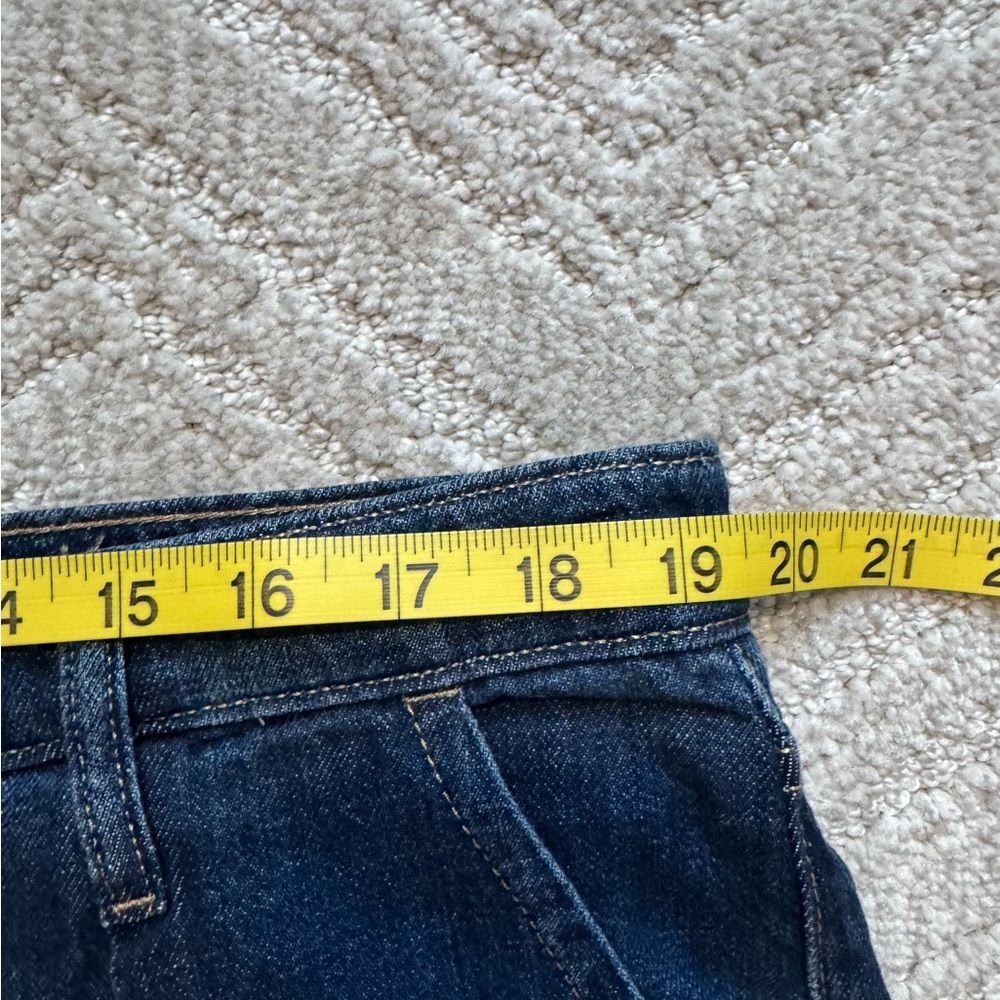GAP High Rise Wide Legged Jeans - 34R - Picture 5 of 7